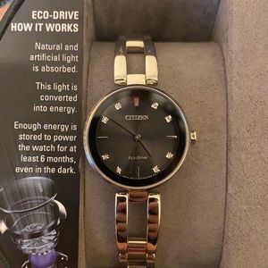 Women’s used like new EM0636-55F